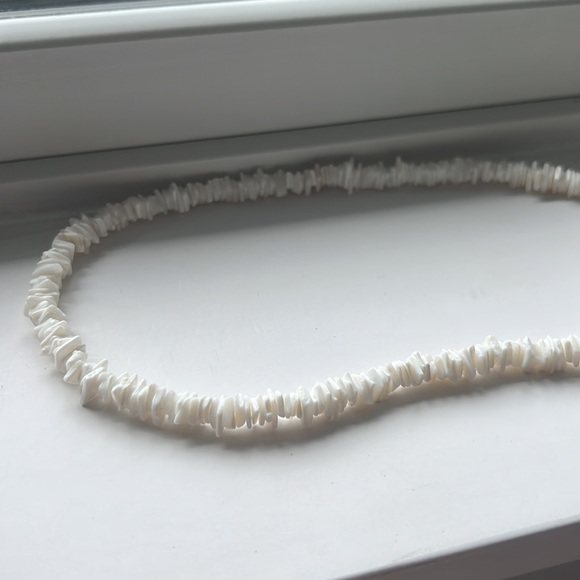 Puka shell necklace - Picture 3 of 4